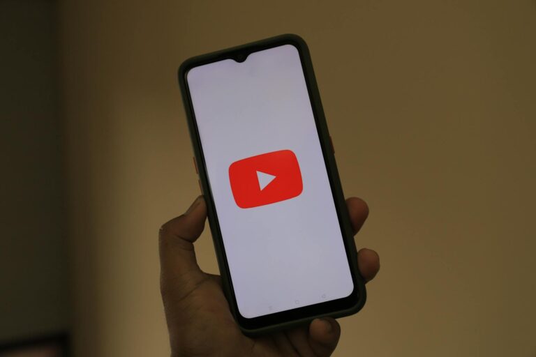 Delta Partners With YouTube for Ad-Free In-Flight Content