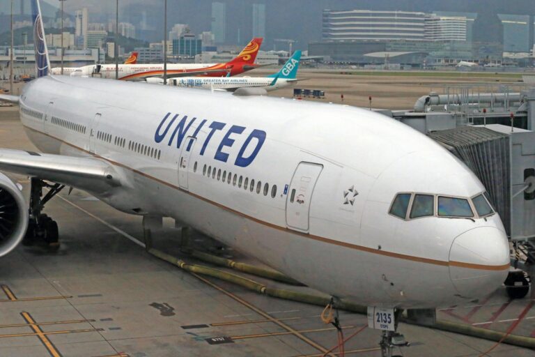 United Airlines Partners with Starbucks for Free In-Flight Coffee