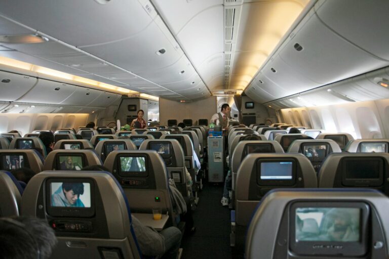 Delta and YouTube Partner for Ad-Free In-Flight Content